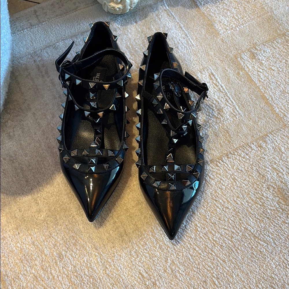 Classic Valentino Black caged Studded Flats Size 35
